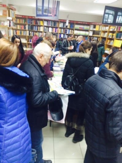 Librăria din Centru. Seara târziu. 6 martie 2015